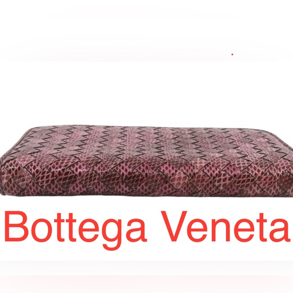 Authentic Bottega Veneta Zippy Wallet, a lovely wallet in excellent condition - Picture 1 of 15